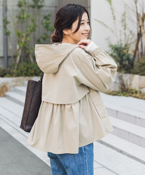 URBAN RESEARCH DOORS（アーバンリサーチドアーズ）の「撥水バックギャザーフードジャケット（テーラードジャケット・レディース・BEIGE/PINKBEIGE/NAVY・Free）」の17枚目の写真