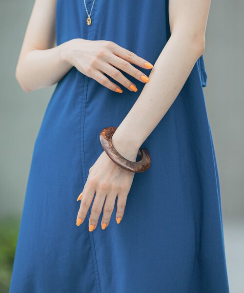 URBAN RESEARCH ROSSO（アーバンリサーチロッソ）の「CHIGNON　ホマイカCバングル（ブレスレット・レディース・IVORY/BROWN/BLACK・FREE）」の4枚目の写真