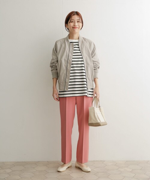 URBAN RESEARCH DOORS（アーバンリサーチドアーズ）の「MA-1コンパクトジャケット（MA-1・レディース・KHAKI/L/GRAY・1）」の13枚目の写真