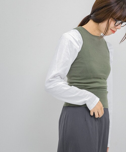 URBAN RESEARCH（アーバンリサーチ）の「w cashmere　knit tank top（タンクトップ・レディース・Khaki/Eggshell・FREE）」の8枚目の写真