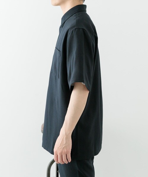 ITEMS URBANRESEARCH(アイテムズ アーバンリサーチ)の「『イージーケア/速乾/UVカット』『セットアップ対応』クイックドライリネンタッチ半袖シャツ(シャツ/ブラウス・メンズ・CHA/GRN/BRN/BLK・M/L)」の22枚目の写真
