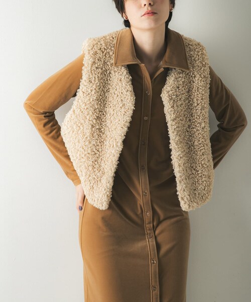 URBAN RESEARCH(アーバンリサーチ)の「ベロアシャツカラーワンピース(ワンピース・レディース・BEIGE/BROWN・FREE)」の22枚目の写真