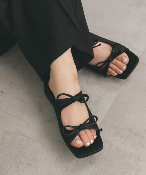 KBF（ケイビーエフ）の「サテンリボンミュール（サンダル・レディース・BLUE/BLACK・37/38）」の14枚目の写真