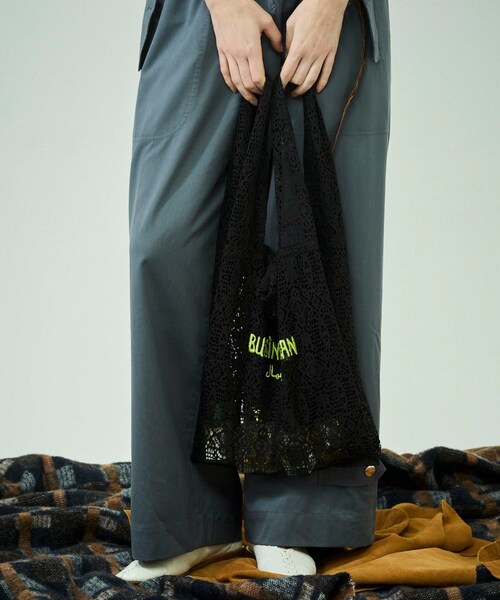 URBAN RESEARCH（アーバンリサーチ）の「LY　SOUK BAG（ハンドバッグ・レディース・WHITE/BLACK/OLIVE・-）」の11枚目の写真