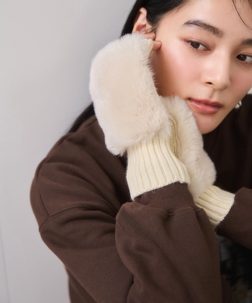 VIS（ビス）の「フィンガーレスファーアームウォーマー（手袋・レディース・キナリ/ベージュ・F）」の5枚目の写真