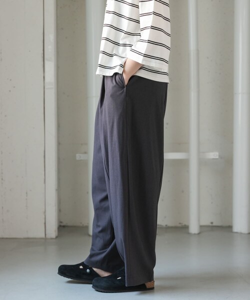 URBAN RESEARCH DOORS（アーバンリサーチドアーズ）の「FORK&SPOON　TRシームコクーンパンツ（その他パンツ・レディース・CHARCOAL/NAVY・1/2）」の15枚目の写真