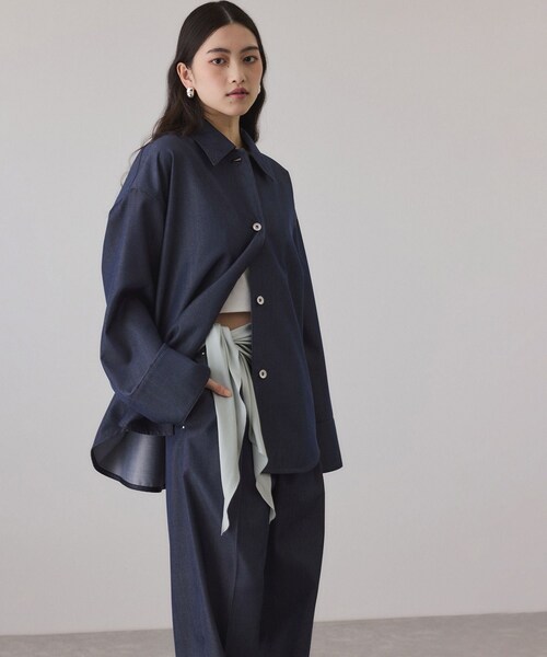 ADAM ET ROPE'（アダムエロペ）の「NIKKE TW DENIM SHIRT JACKET（ブルゾン・レディース・ブラック/ネイビー・F）」の3枚目の写真