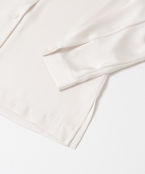 URBAN RESEARCH ROSSO（アーバンリサーチロッソ）の「オープンカラーヴィンテージシルキーサテンブラウス（シャツ/ブラウス・レディース・OFF/Y/BEIGE・Free）」の12枚目の写真