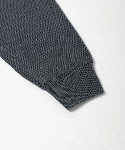 URBAN RESEARCH DOORS（アーバンリサーチドアーズ）の「STILL BY HAND　10G COTTON SWEATER（ニット/セーター・メンズ・NATURAL/D.CHARCOAL/BLUE GREY・46）」の4枚目の写真