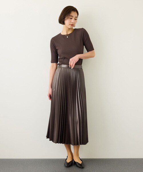 ROPE'(ロペ)の「シャイニープリーツスカート/イージーケア(スカート・レディース・ダークブラウン/ベージュ系・F)」の11枚目の写真