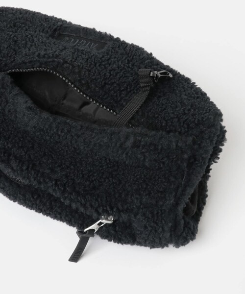 THE GOODLAND MARKET（ザグッドランドマーケット）の「AIGLE　シェルパフリース バムバッグ（ショルダーバッグ・レディース・NOIR/OSIER・one）」の12枚目の写真