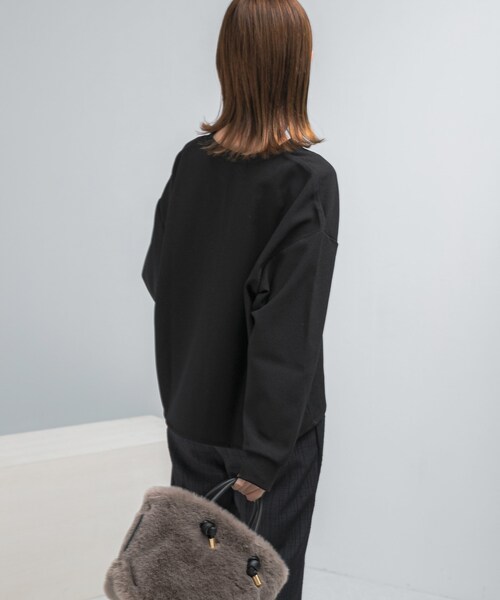 URBAN RESEARCH ROSSO（アーバンリサーチロッソ）の「Vネックジョーゼットプルオーバー（Tシャツ/カットソー・レディース・WHITE/BLACK・FREE）」の12枚目の写真