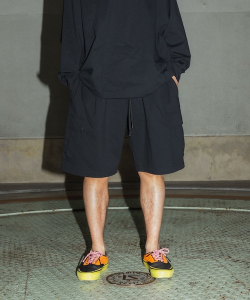 URBAN RESEARCH（アーバンリサーチ）の「Wide Dad　BREEZY TECH CARGO SHORTS（その他パンツ・メンズ・D.NAVY/BLACK/CHARCOAL・1/2）」の7枚目の写真
