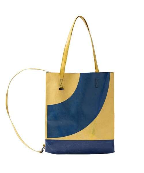 bonjour records(ボンジュールレコーズ)の「FREITAG/フライターグ MAURICE BACKPACKABLE TOTE SMALL(トートバッグ・レディース・ブラック/ブラック系/スミクロ/チャコール/グレー/ライトグレー/グレー系/ホワイト/ホワイト系/キナリ/キナリ系/ダークブラウン/ブラウン・F)」の12枚目の写真