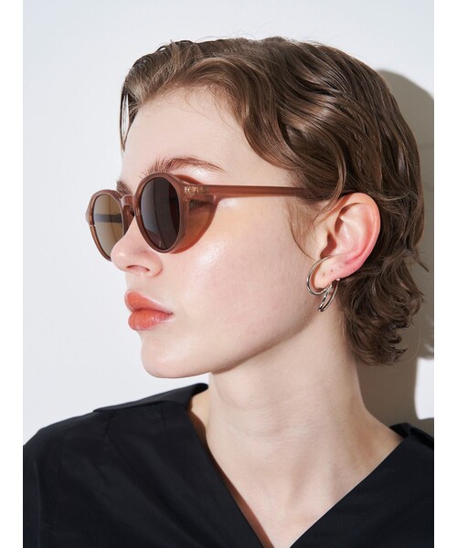 ELENDEEK（エレンディーク）の「BOSTON SUNGLASSES（サングラス・レディース・ライトグレー/ブラック/ブラウン・F）」の8枚目の写真