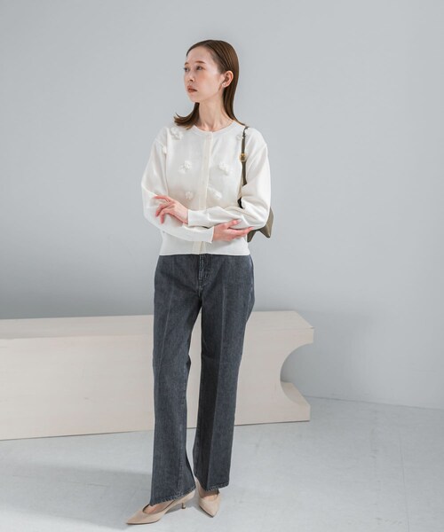 URBAN RESEARCH ROSSO（アーバンリサーチロッソ）の「フラワーモチーフカーディガン（カーディガン/ボレロ・レディース・OFF WHITE/BLACK・Free）」の5枚目の写真