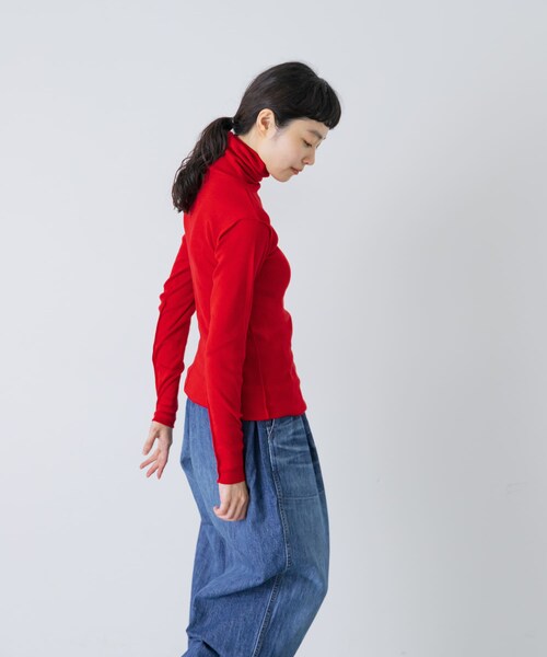 かぐれ（カグレ）の「MEYAME　SOFT RIB TURTLENECK（ニット/セーター・レディース・CREAM/BLACK/RED・Free）」の17枚目の写真