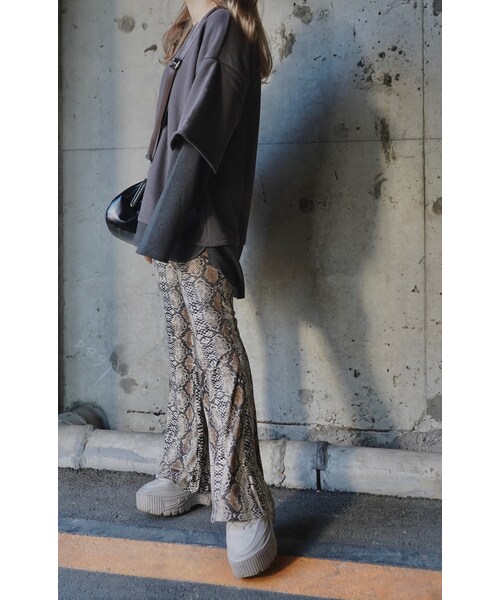 A.D.G（エーディージー）の「Python Easy Flare Pants (beige)（その他パンツ・レディース・ベージュ・FREE）」の3枚目の写真
