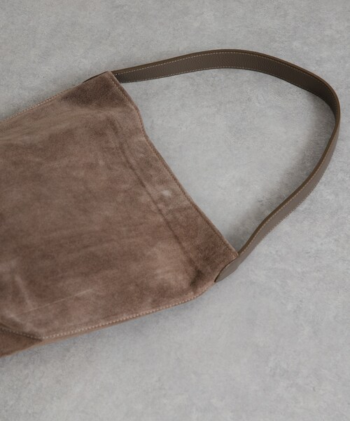 URBAN RESEARCH（アーバンリサーチ）の「ワンハンドルスウェードトートバッグ（トートバッグ・レディース・GREGE/D.BROWN・-0）」の14枚目の写真