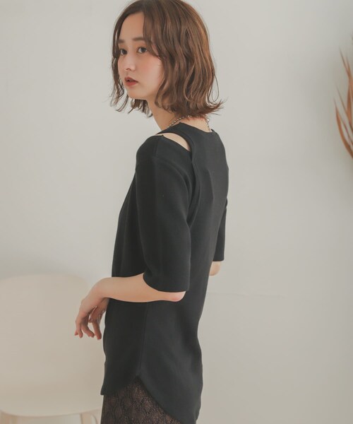 SENSE OF PLACE by URBAN RESEARCH(センスオブプレイスバイアーバンリサーチ)の「レイヤードボタンディテールトップ(Tシャツ/カットソー・レディース・BLACK/GREIGE/YELLOW・one)」の6枚目の写真