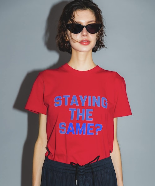URBAN RESEARCH(アーバンリサーチ)の「Teya Flock Letter T-shirts(Tシャツ/カットソー・レディース・SAX/RED/BROWN・S/L)」の4枚目の写真