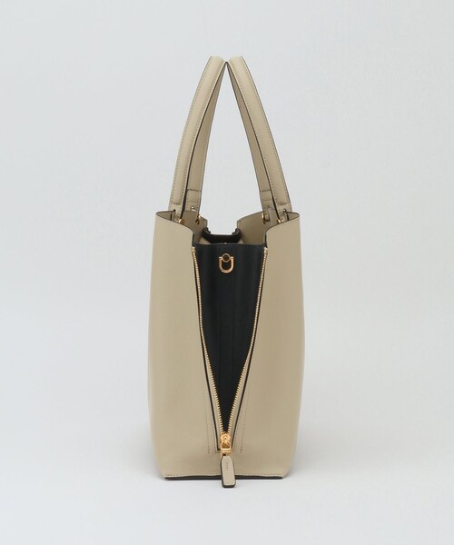 ROPE'（ロペ）の「【E'POR】【A4対応】Y BAG Medium+（トートバッグ・レディース・ブラック/ブラック系/ライトグレー/オフホワイト/ダークブラウン/ベージュ系/カーキ/ブラウン・F）」の21枚目の写真