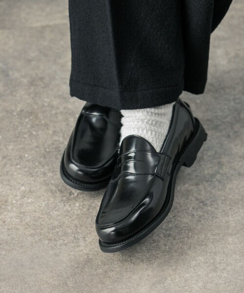 URBAN RESEARCH（アーバンリサーチ）の「『別注』Sanders×URBAN RESEARCH　Butt Seam Loafer（ドレスシューズ・メンズ・BLACK・6/6.5/7/7.5/8）」の3枚目の写真