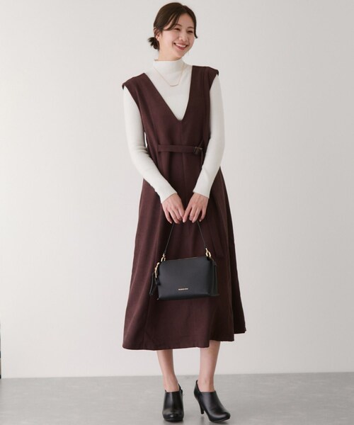 Jayro(ジャイロ)の「フロントベルトVネックワンピース(ワンピース・レディース・ブラック/オフホワイト/ダークブラウン/ピンク・M)」の3枚目の写真