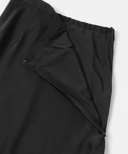 URBAN RESEARCH ROSSO（アーバンリサーチロッソ）の「接触冷感 吸水速乾 サテンスカート（スカート・レディース・GREIGE/BLACK・36/38）」の12枚目の写真