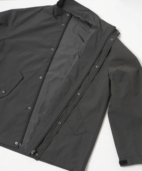 ITEMS URBANRESEARCH（アイテムズ アーバンリサーチ）の「ナイロンスタンドネックミリタリーブルゾン（ブルゾン・メンズ・BLACK/GREIGE/KHAKI・M/L）」の11枚目の写真