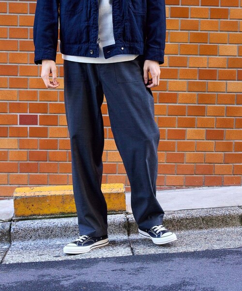 ADAM ET ROPE'（アダムエロペ）の「【WILD LIFE TAILOR】ライトウーステッド ベイカーパンツ（その他パンツ・メンズ・チャコール/ネイビー・L/M）」の9枚目の写真