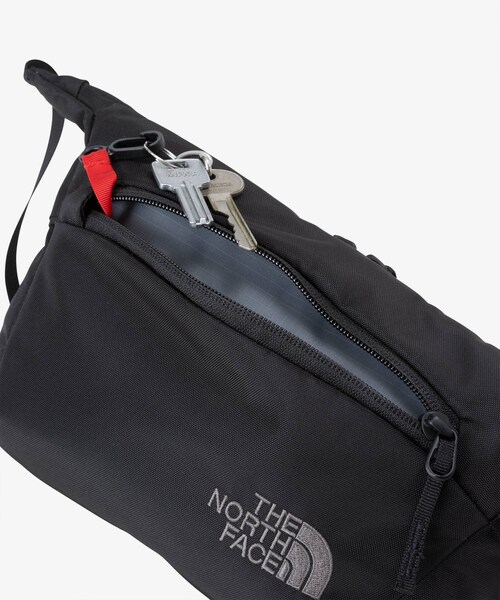 URBAN RESEARCH Sonny Label（アーバンリサーチサニーレーベル）の「THE NORTH FACE　Capella 2（ショルダーバッグ・メンズ・ブラック/ダックグリーン・one）」の6枚目の写真