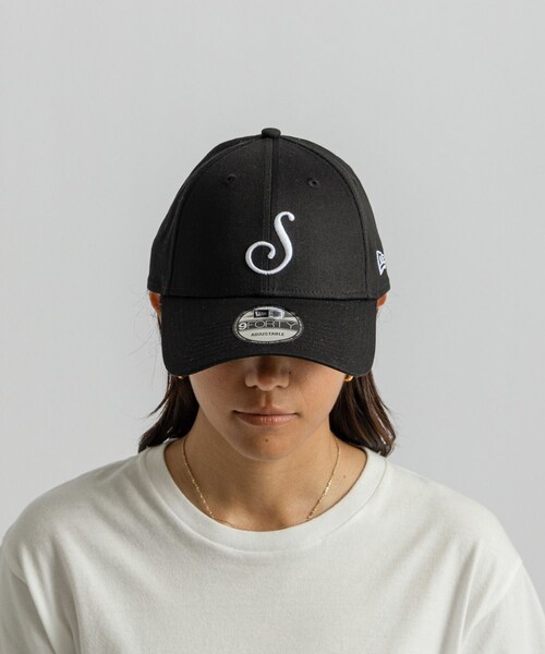 Saturdays NYC（サタデーズ ニューヨークシティ ）の「New Era® x Saturdays NYC "S" Logo Cap（キャップ・レディース・ブラック/グレー/ネイビー・F）」の20枚目の写真