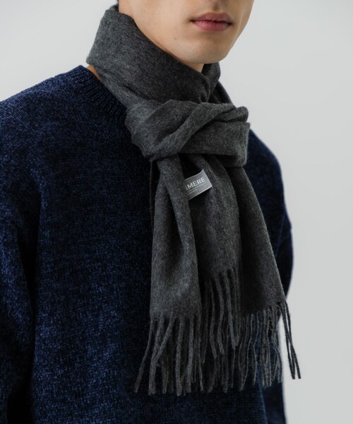 URBAN RESEARCH(アーバンリサーチ)の「ソリッドカシミヤマフラー(マフラー・メンズ・CHARCOAL/ORANGE/RED/BLACK・FREE)」の2枚目の写真