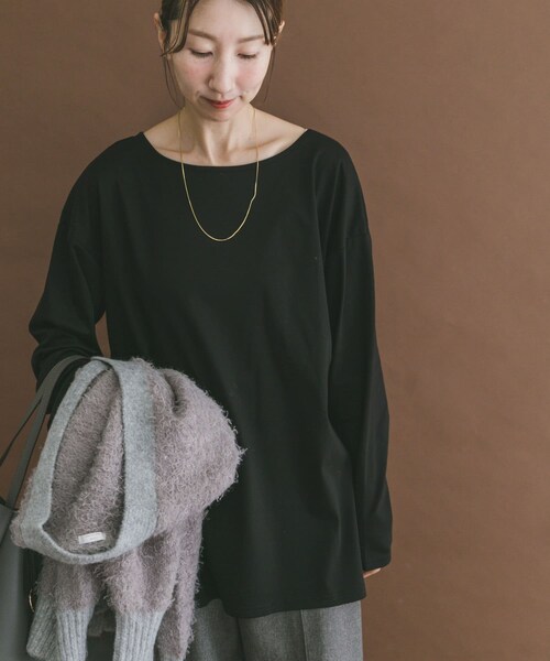 ITEMS URBANRESEARCH（アイテムズ アーバンリサーチ）の「シルケットボートネックロンTシャツ（Tシャツ/カットソー・レディース・WHT/BLK/CHA・Free）」の12枚目の写真