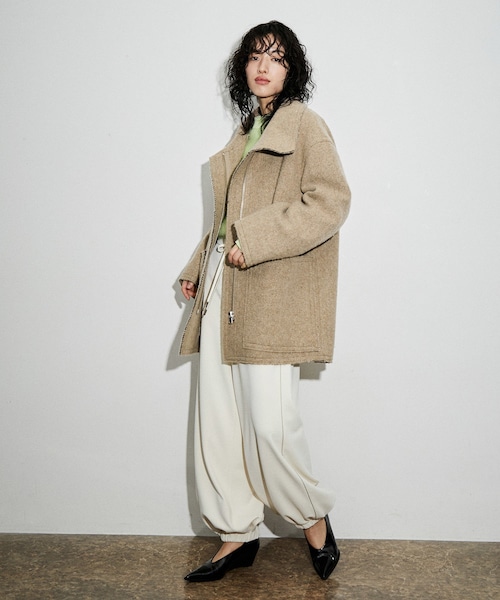 ADAM ET ROPE'（アダムエロペ）の「スライバースタンドカラーブルゾン