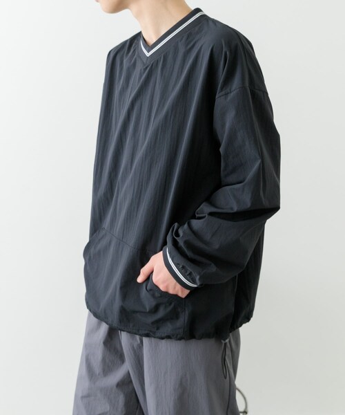 ITEMS URBANRESEARCH（アイテムズ アーバンリサーチ）の「『セットアップ対応』ナイロン ラインリブ ドロストプルオーバー（その他トップス・メンズ・BLK/CHA/NVY・M/L）」の7枚目の写真