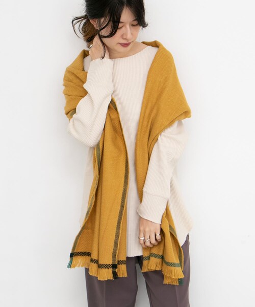 KBF（ケイビーエフ）の「フレームラインストール（ストール/ショール・レディース・BEIGE/YELLOW/GRAY・One/one）」の3枚目の写真