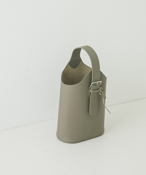 URBAN RESEARCH(アーバンリサーチ)の「『一部別注カラー』BAGMATI レザーワンショルダーバッグ(ハンドバッグ・レディース・NATURAL/別注GREEN・-)」の9枚目の写真