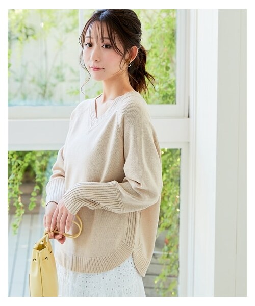 nissen（ニッセン）の「洗える裾ラウンドＶネックニット＜大きいサイズ有＞（ニット/セーター・レディース・杢グレー/ソフトグリーン/ダスティブルー/黒/ライトベージュ・S/M/L/LL/3L/4L/5L/6L/8L/10L）」の7枚目の写真