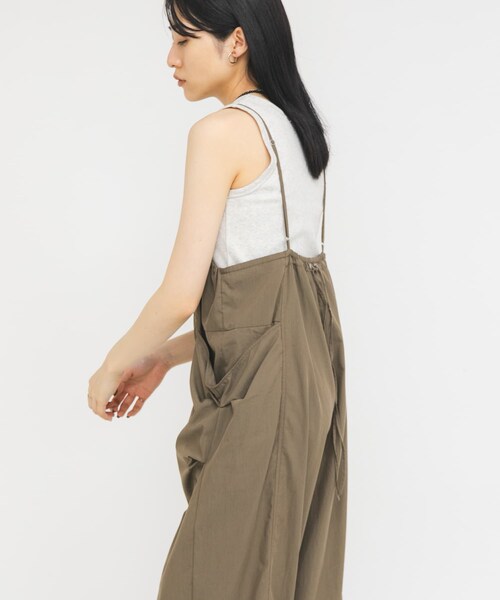 KBF（ケイビーエフ）の「ポケットディティールキャミサロペット（つなぎ/オールインワン・レディース・BLACK/BROWN/BEIGE・One）」の14枚目の写真