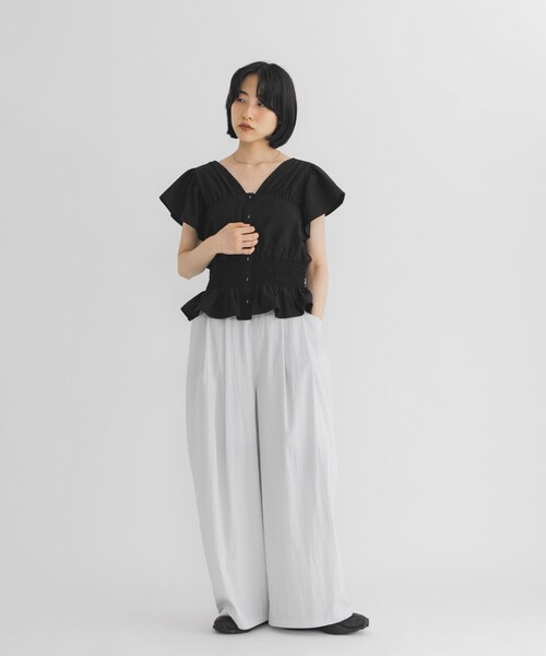 KBF（ケイビーエフ）の「フリルスリーブシャーリングブラウス（シャツ/ブラウス・レディース・IVORY/BLACK/CHALK・One）」の18枚目の写真