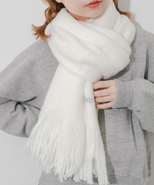 SMELLY（スメリー）の「ソフトボリュームマフラー（マフラー・レディース・WHT/BEG/GRY/CGY/L.BLU・-）」の9枚目の写真