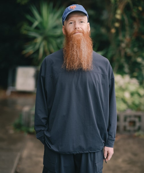 URBAN RESEARCH(アーバンリサーチ)の「Wide Dad BREEZY TECH LONG-SLEEVE T-SHIRTS(Tシャツ/カットソー・メンズ・D.NAVY/BLACK/CHARCOAL・1/2)」の3枚目の写真
