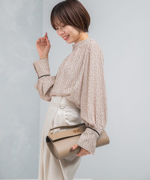 URBAN RESEARCH ROSSO（アーバンリサーチロッソ）の「ギャザーハイネックブラウス（シャツ/ブラウス・レディース・WHITE/BEIGE DOT/BLACK DOT・Free）」の22枚目の写真