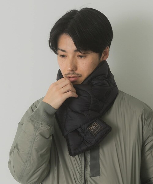 ITEMS URBANRESEARCH（アイテムズ アーバンリサーチ）の「TAION　Reversible Down Scarf（マフラー・メンズ・BLK/G.BEIGE/D.OLIVE/D.NAVY/PAINT CAMO・-0）」の8枚目の写真