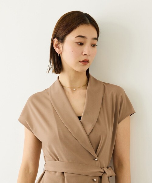 ROPE'(ロペ)の「ジャージラップフレンチスリーブワンピース/UVカット・接触冷感・吸水速乾・イージーケア(ワンピース・レディース・ブラック/キャメル・36/38)」の14枚目の写真