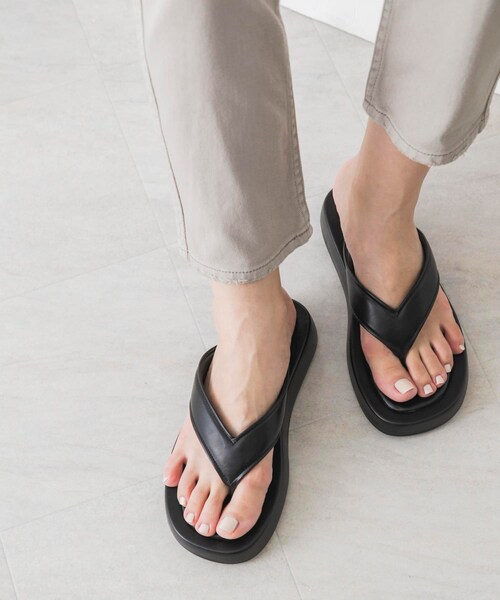 URBAN RESEARCH（アーバンリサーチ）の「厚底トングサンダル（サンダル・レディース・BEIGE/BLACK・37/38）」の7枚目の写真