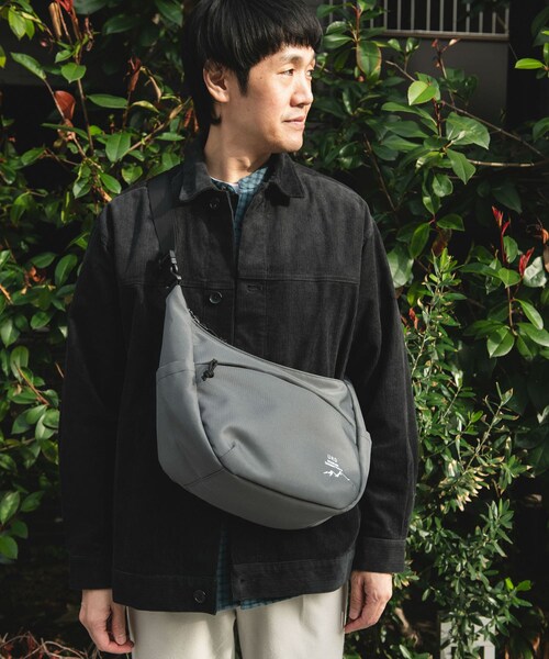 URBAN RESEARCH DOORS（アーバンリサーチドアーズ）の「URD SHOULDER BAG（ショルダーバッグ・メンズ・BLACK/SAGE GRAY・-）」の21枚目の写真