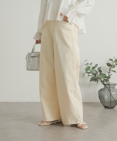 URBAN RESEARCH DOORS（アーバンリサーチドアーズ）の「『別注』Lee×DOORS　コーデュロイパンツ（その他パンツ・レディース・アイボリー/チャコール/パープル・S/M）」の8枚目の写真